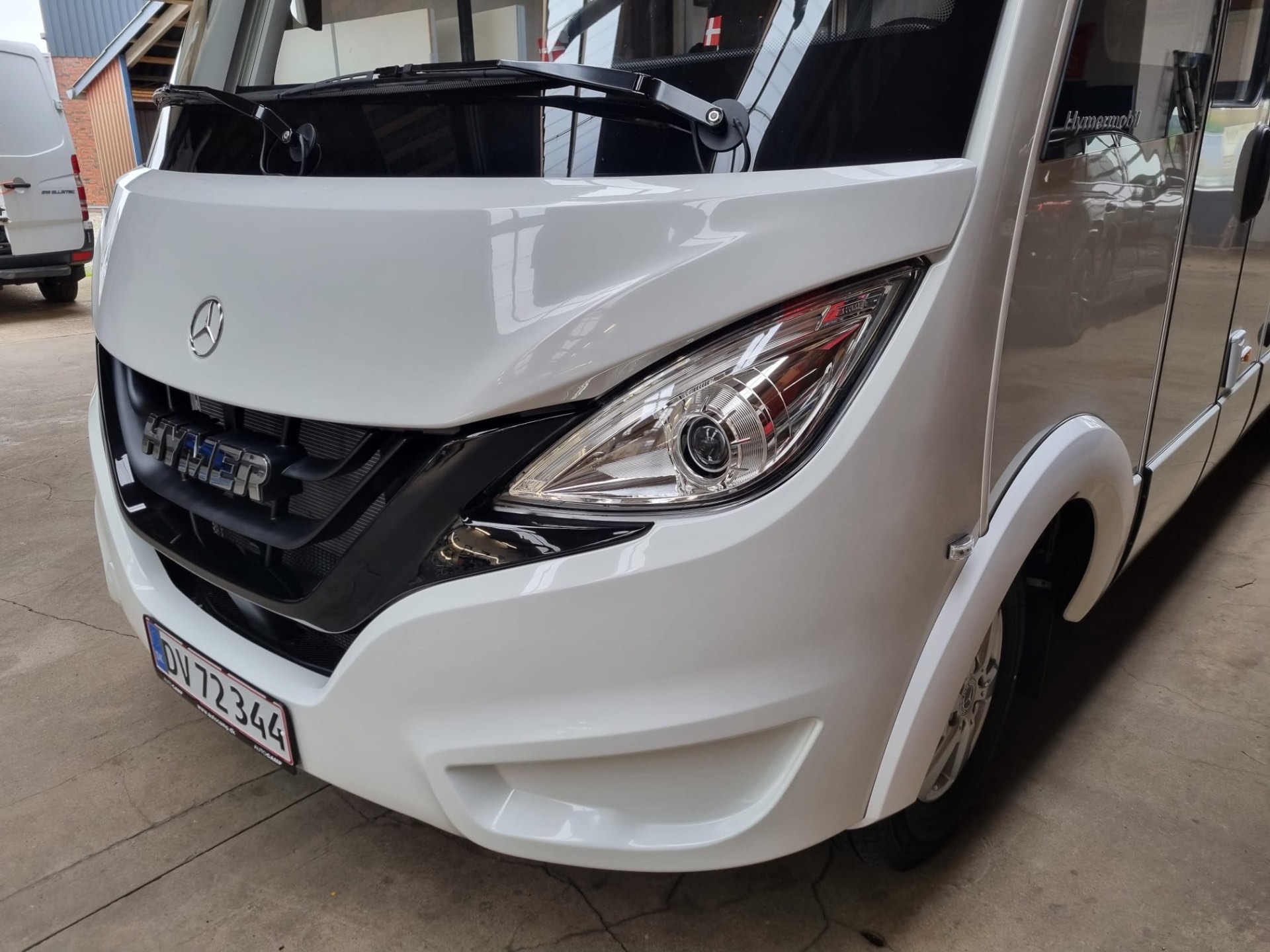 Hymer autocamper på Mercedes chassis — detalje af front